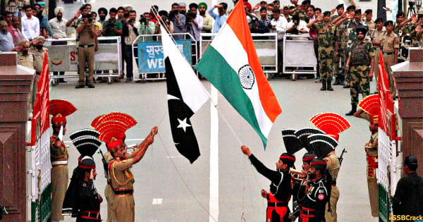 Pakistan Flag War