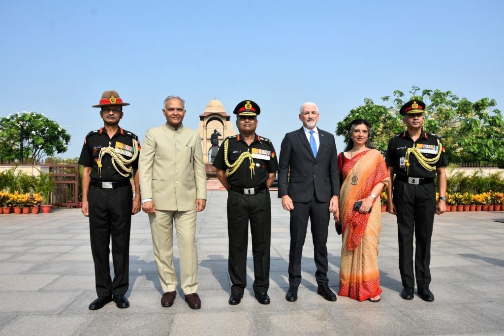 Army and Navy_Army officer
