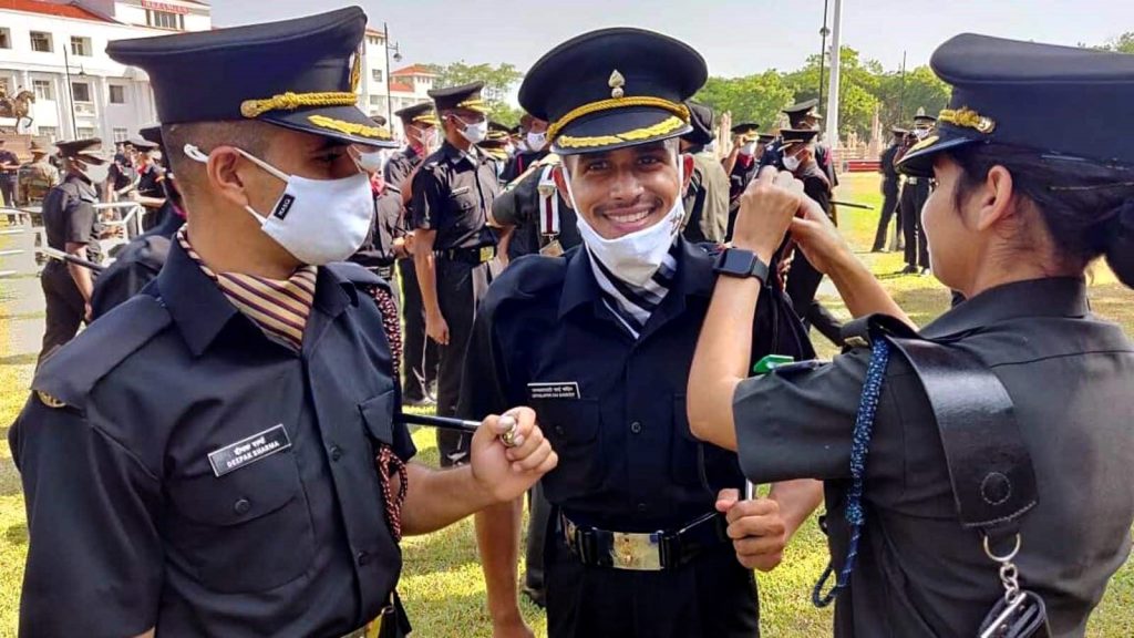 How to Embrace Positivity Like an Officer Embracing Teamwork and Camaraderie