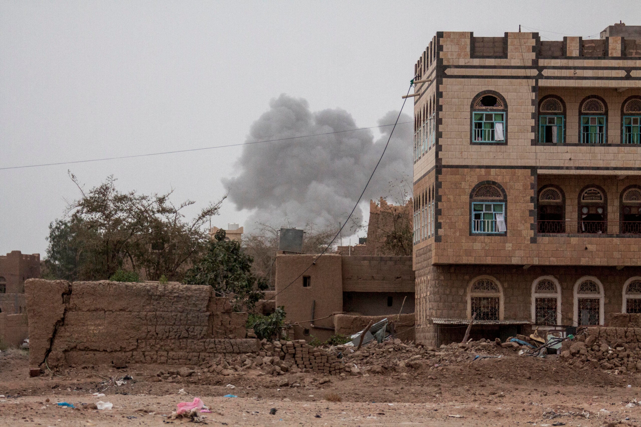Yemen's Houthis Blame U.S. Air Strikes for Casualties at Solar Energy Site