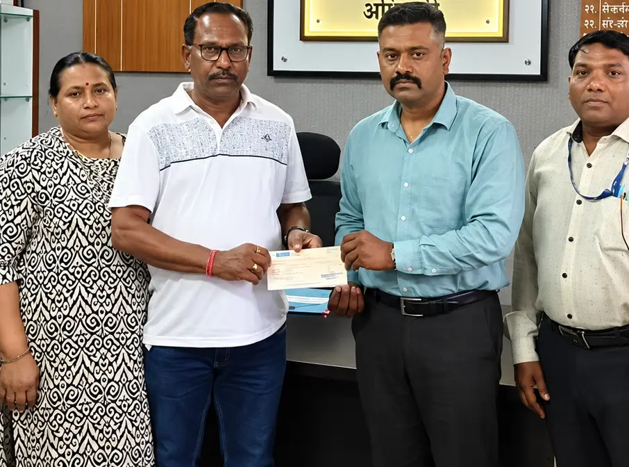 Official Cheque Handover in Maharashtra Office 1